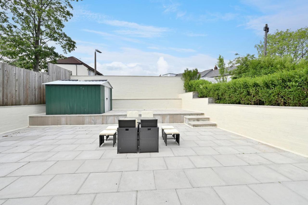 Sleek And Stylish 3 Bed In Bolton - Garden - Parking Villa Eksteriør bilde