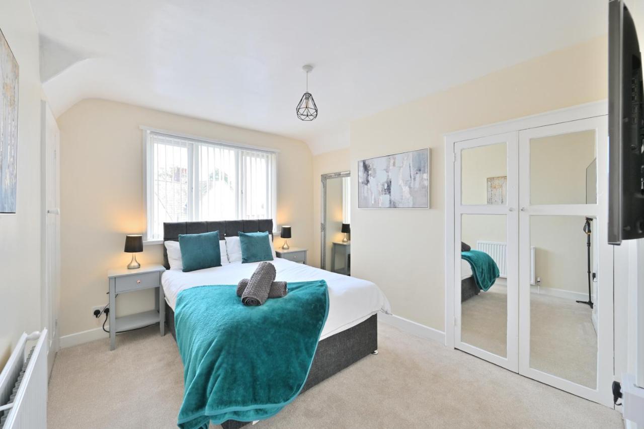 Sleek And Stylish 3 Bed In Bolton - Garden - Parking Villa Eksteriør bilde